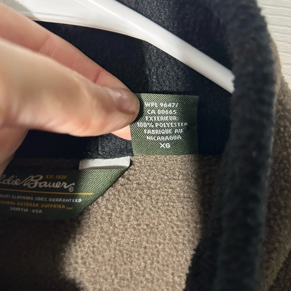 Eddie Bauer Polartec Fleece Vest. Size XL. Brown with Black Zip/Collar. - Picture 4 of 9